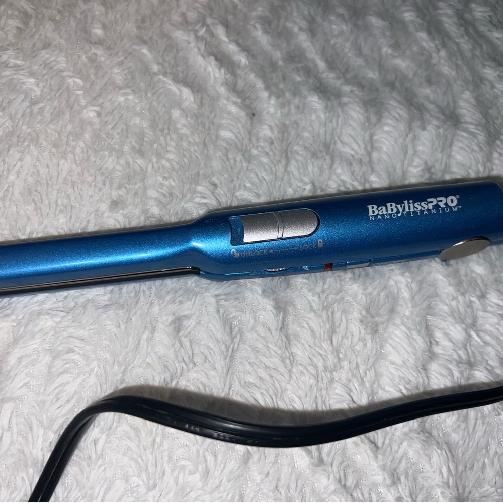 BaByliss Pro nano titanium straightener